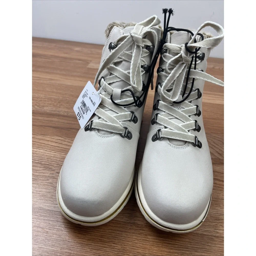 St. John's Bay SJB Hayward White Boots Women's Size 9 NEW‎